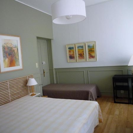 Appartement Avignon Centre Intra Muros Cour Exterieure Parking Prive Gratuit Esterno foto