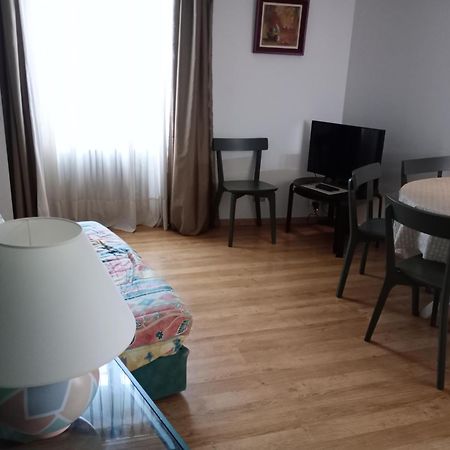 Appartement Avignon Centre Intra Muros Cour Exterieure Parking Prive Gratuit Esterno foto