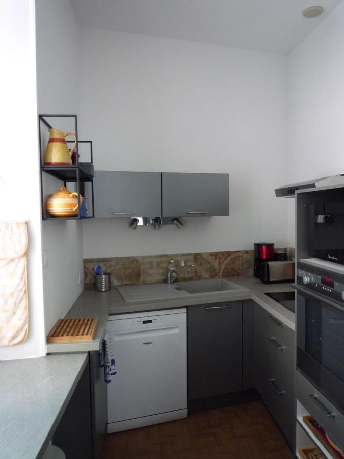 Appartement Avignon Centre Intra Muros Cour Exterieure Parking Prive Gratuit Esterno foto