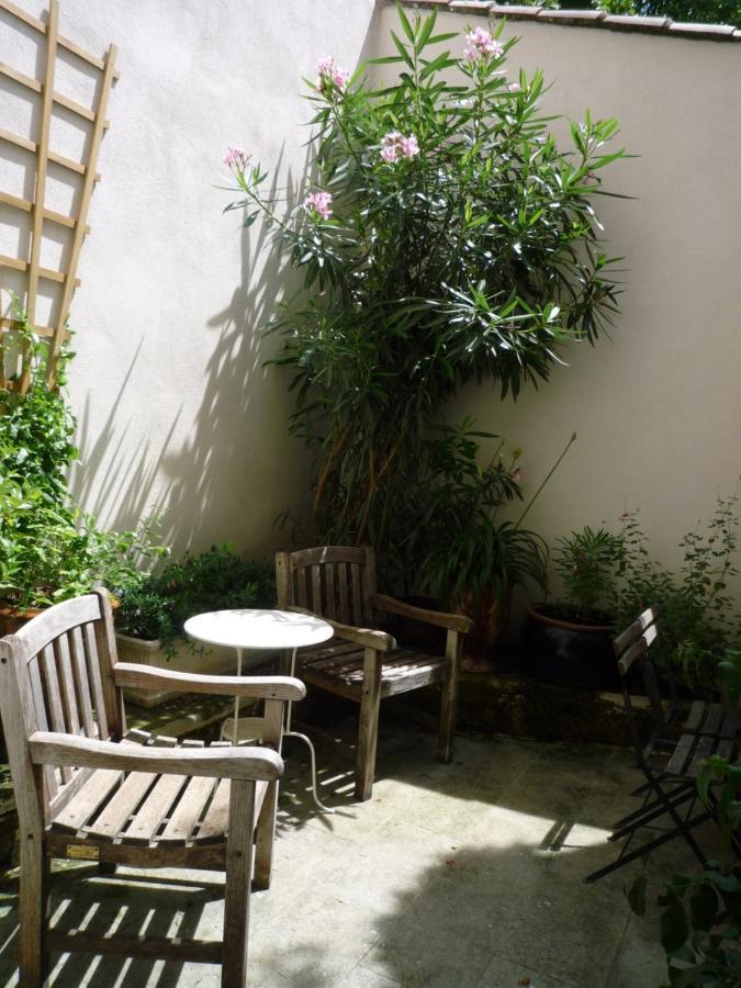 Appartement Avignon Centre Intra Muros Cour Exterieure Parking Prive Gratuit Esterno foto