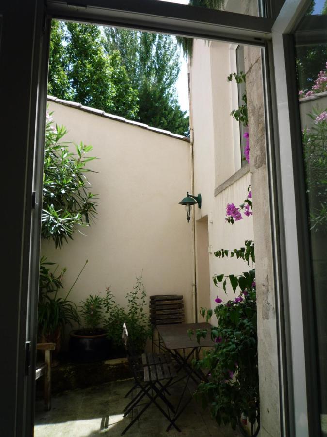 Appartement Avignon Centre Intra Muros Cour Exterieure Parking Prive Gratuit Esterno foto